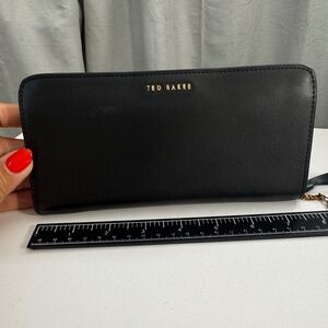 Ted Baker Smooth Zip Matinee Wallet – Black